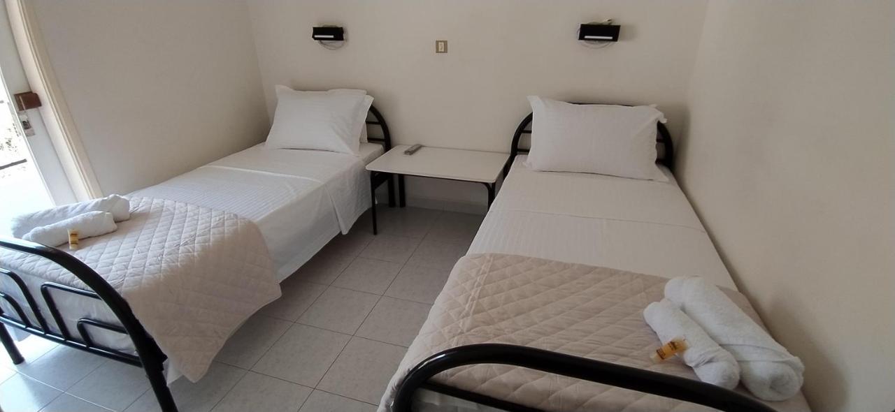 Bed and Breakfast Leonidio Rocks Esterno foto