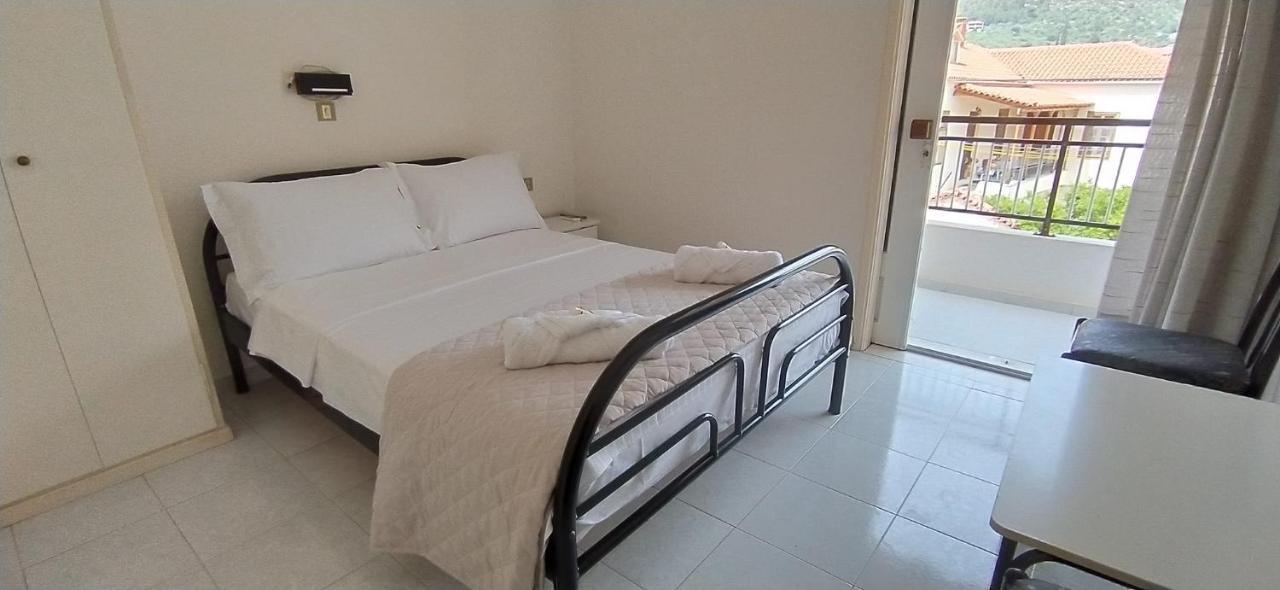 Bed and Breakfast Leonidio Rocks Esterno foto